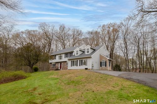 90 Fenn Rd, Middlebury, CT, 06762-2515 | Card Image