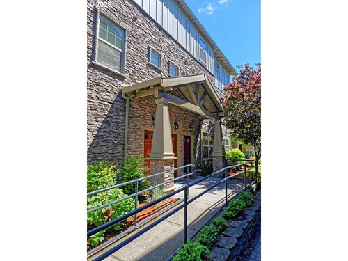 618 Ne Garswood Ln, Hillsboro, OR, 97006-9211 | Card Image