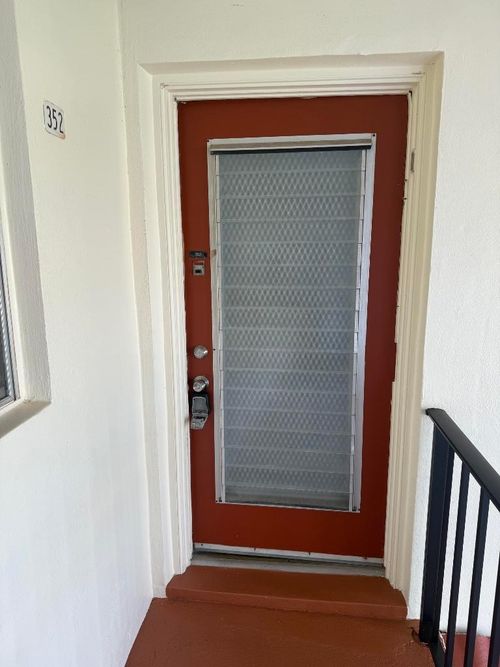 352-352 Lake Dora Dr, West Palm Beach, FL, 33411-2363 | Card Image