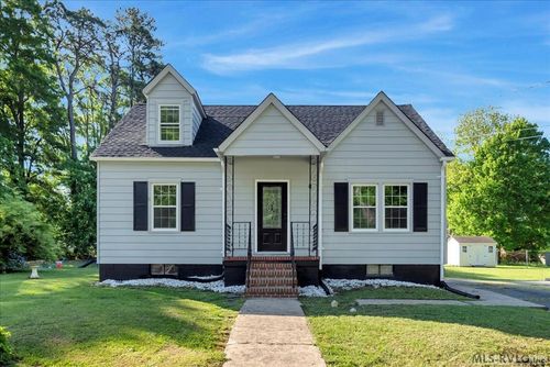 622 N Lunenburg Ave, South Hill, VA, 23970-1518 | Card Image