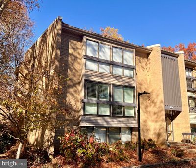 200 - 11616 Ivystone Court, Condo with 2 bedrooms, 2 bathrooms and null parking in RESTON VA | Image 1