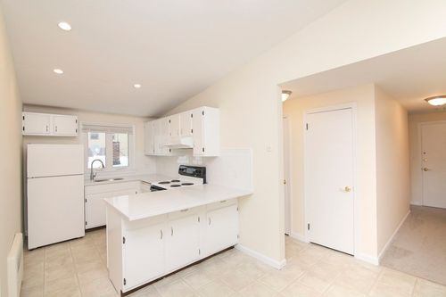 31-118 Pleasant St, Marblehead, MA, 01945-2375 | Card Image