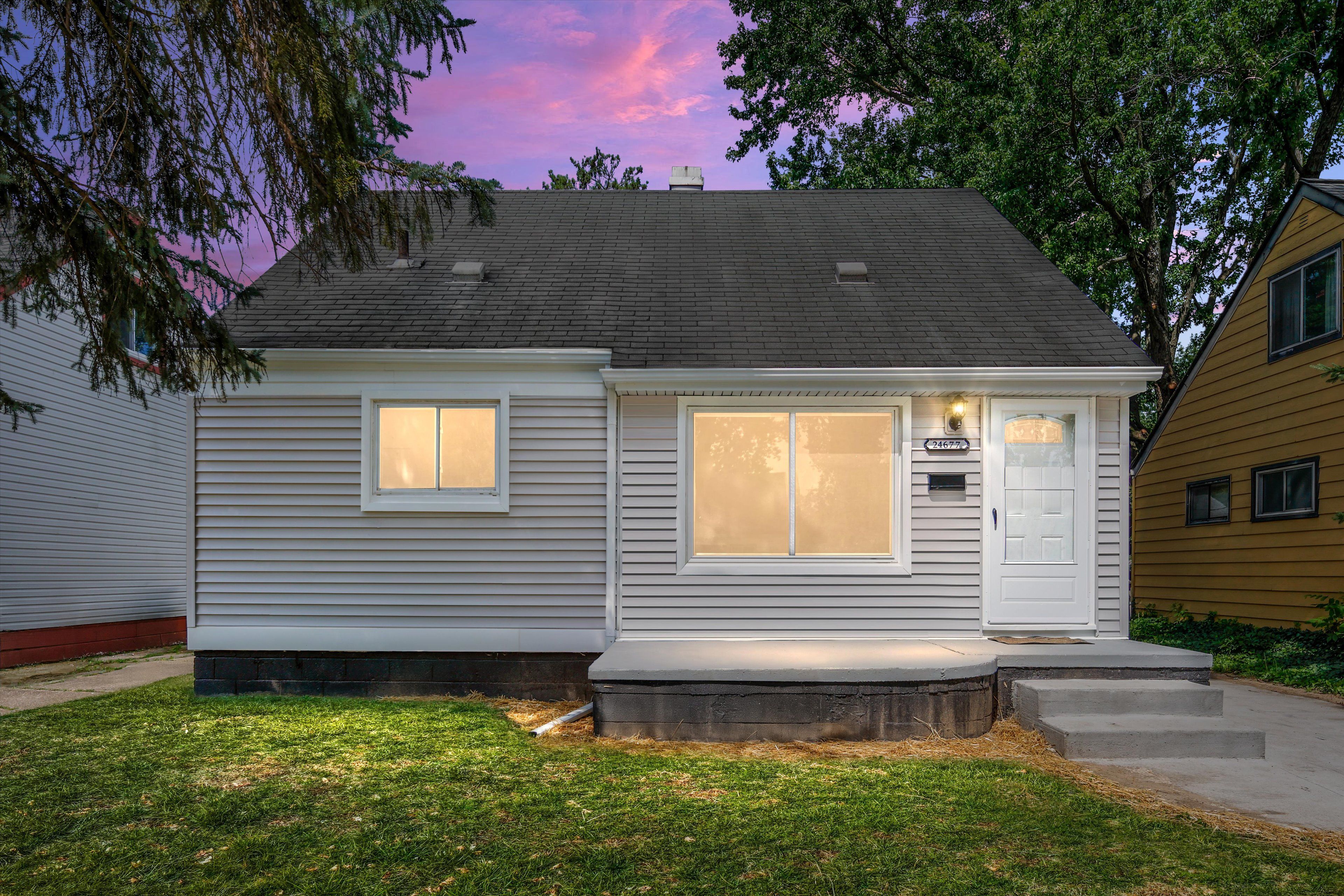 Lauren Ave, Warren, MI 48089