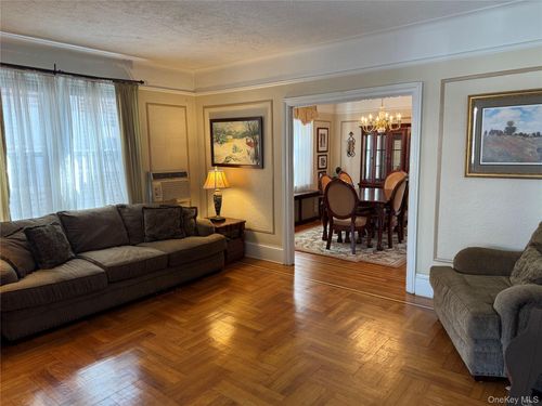 1633 Lurting Ave, Bronx, NY, 10461-1511 | Card Image