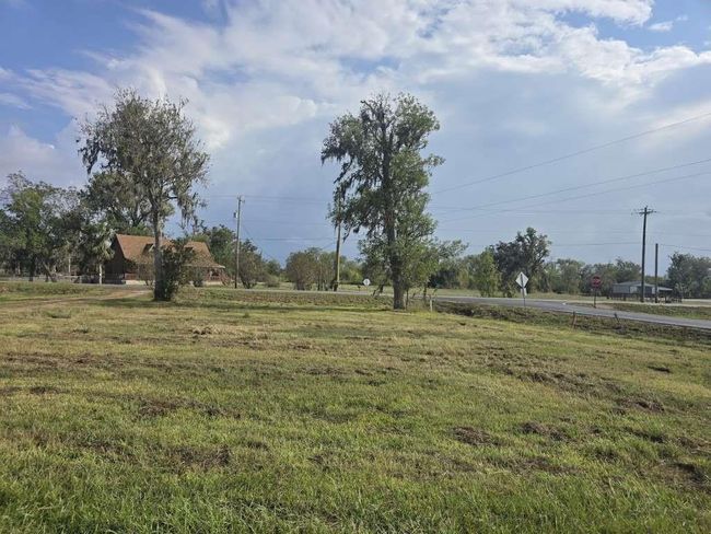 4012 County Road 461 A, House other with 2 bedrooms, 1 bathrooms and null parking in Brazoria TX | Image 7