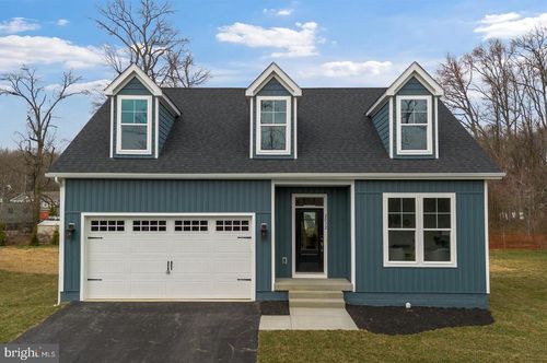 2032 William Ave, Essex, MD, 21221-1832 | Card Image