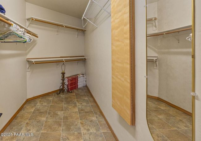 089-Primary Closet | Image 17