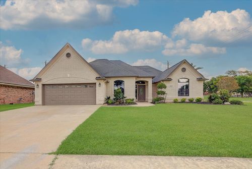 112 Washington Ave, Clute, TX, 77531-4768 | Card Image