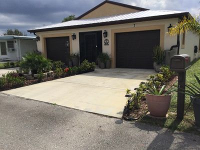 7 Desoto Lane, House other with 3 bedrooms, 2 bathrooms and null parking in Port St Lucie FL | Image 2