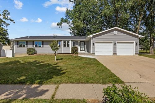 3010 28th Ave Sw, Cedar Rapids, IA, 52404-3282 | Card Image