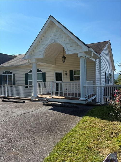404-33 Grand Cir, Sparta, NC, 28675-8971 | Card Image