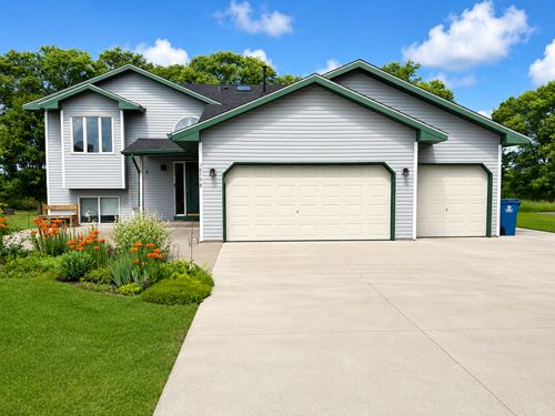 18598 Queen St Nw, Elk River, MN, 55330-2712 | Card Image