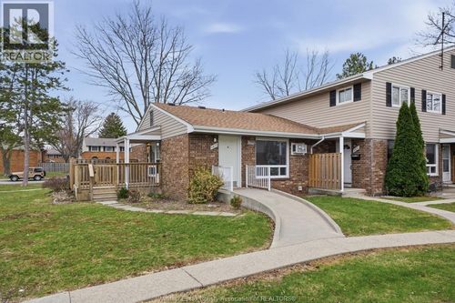 10-2915 Meadowbrook Lane, Windsor, ON, N8T3C4 | Card Image
