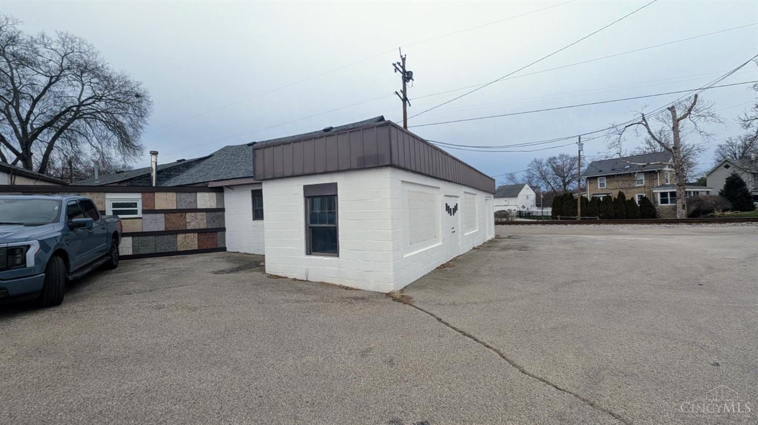 Commercial Sale in Newtown 3
