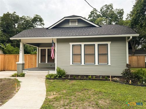 507 W Brazos St, Victoria, TX, 77901-5005 | Card Image