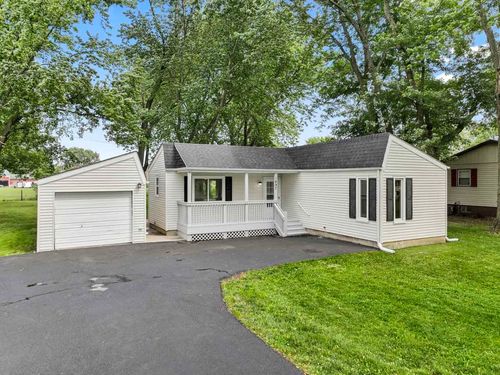 1897 Irene Rd, Sandwich, IL, 60548-9329 | Card Image