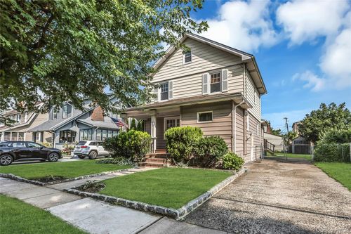 43 Elm St, Lynbrook, NY, 11563-3629 | Card Image