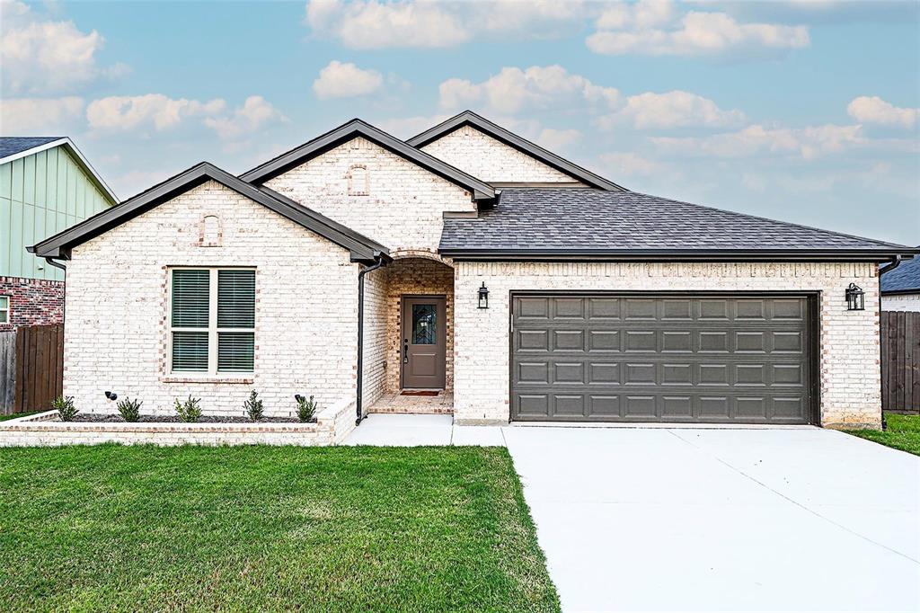 Jefferson St, Bowie, TX 76230