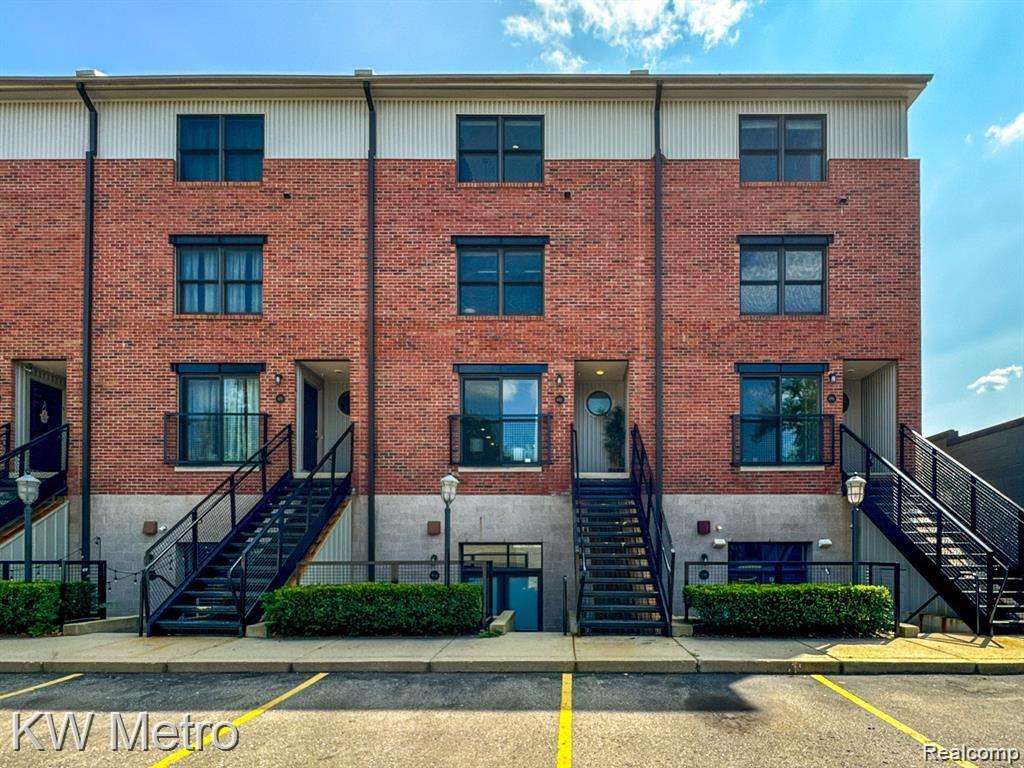 11 Mile Rd, Royal Oak, MI 48067 #1
