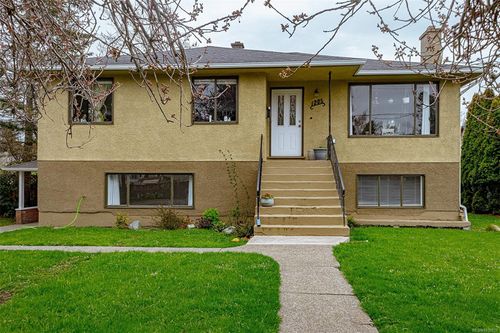 1905 Richardson St, Victoria, BC, V8S1S3 | Card Image