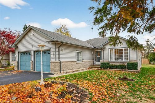 634 Broad St W, Dunnville, ON, N1A1T7 | Card Image