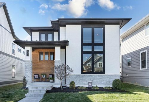 1032 Sw Armie St, Lee's Summit, MO, 64002 | Card Image