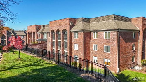 apt-301-14308 Conway Meadows Ct E, Chesterfield, MO, 63017-9616 | Card Image