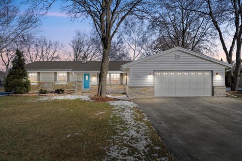 W137S6940 Clarendon Pl, Muskego, WI, 53150-3208 | Card Image