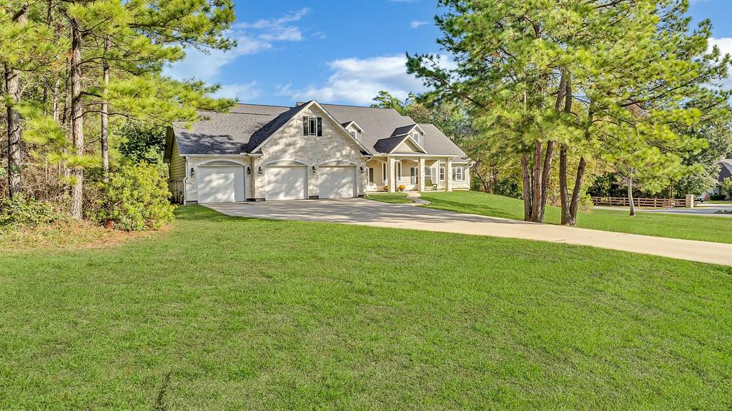 Queen Victoria Ct, Montgomery, TX 77316