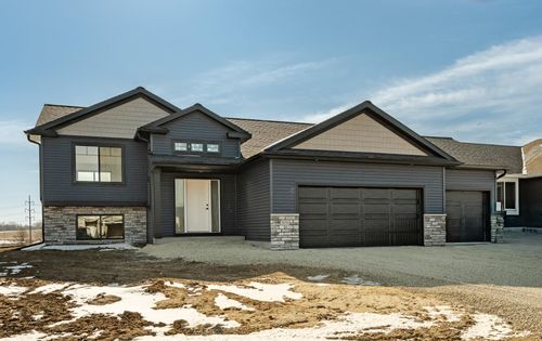 1858 4th St Ne, Byron, MN, 55920-5526 | Card Image