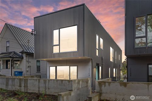 a-1114 26th Ave, Seattle, WA, 98122-4920 | Card Image