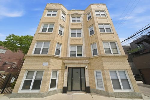 gs-3215 N Francisco Ave, Chicago, IL, 60618-5838 | Card Image