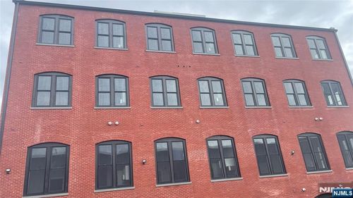 38 Mill St, Paterson, NJ, 07501-1825 | Card Image
