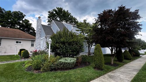 220 Grand Ave, Freeport, NY, 11520-2446 | Card Image