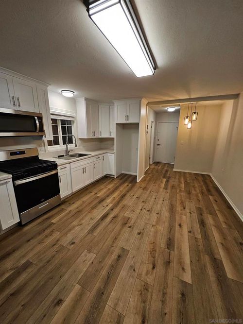 b-520 Glover Ave, Chula Vista, CA, 91910 | Card Image