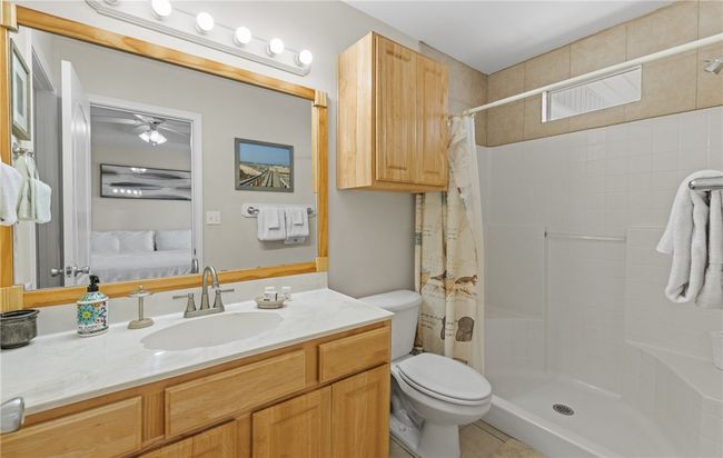 Primary Restroom | Image 13