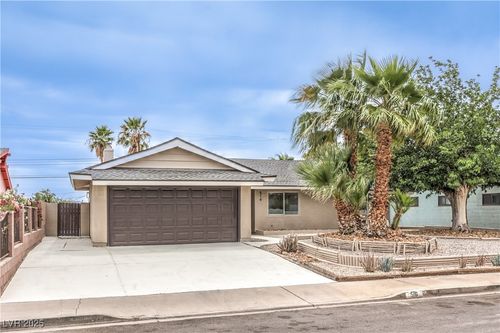 516 Donner St, Las Vegas, NV, 89107-1704 | Card Image