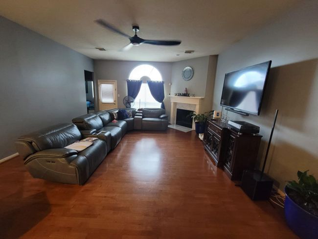 3214 Worthington Dr, House other with 3 bedrooms, 2 bathrooms and 2 parking in Pearland TX | Image 8