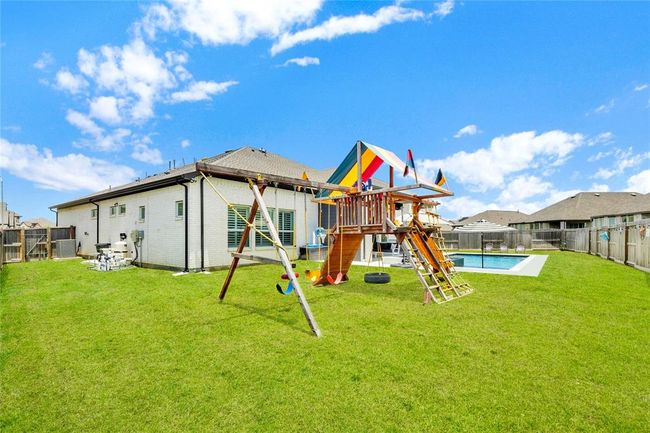 Plenty of side yard to build any backyard dream | Image 44