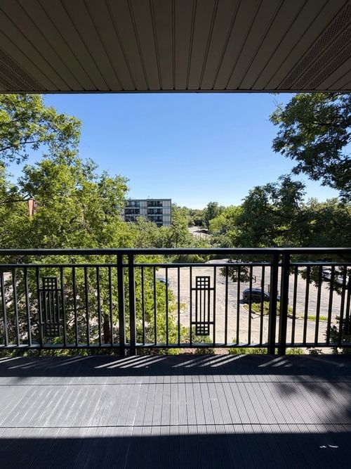 4a-5950 Oakwood Dr, Lisle, IL, 60532-3016 | Card Image