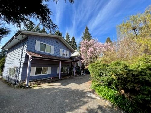 606 Crosby St, Coquitlam, BC, V3J4A4 | Card Image