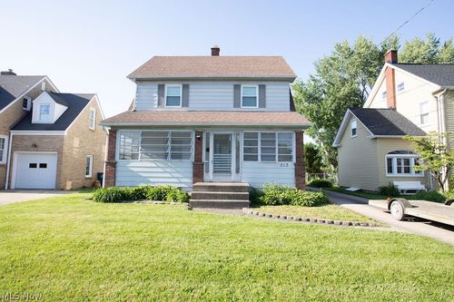 213 Como St, Struthers, OH, 44471-1609 | Card Image