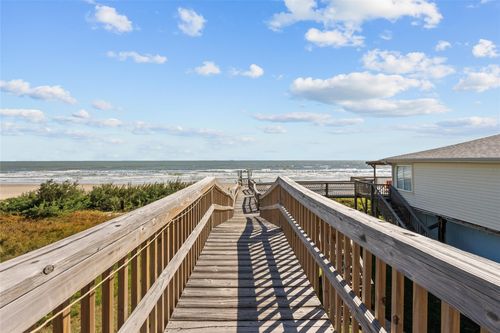 211 Ocean Dr, Surfside Beach, TX, 77541 | Card Image