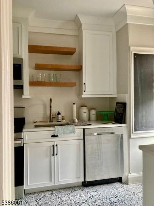 apt-a4-275 Engle St, Englewood, NJ, 07631-2413 | Card Image