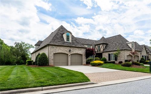 39 Creswell Manor Dr, Greensboro, NC, 27407-7947 | Card Image