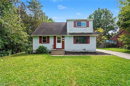 742 Avondale St, Kent, OH, 44240-4504 | Card Image