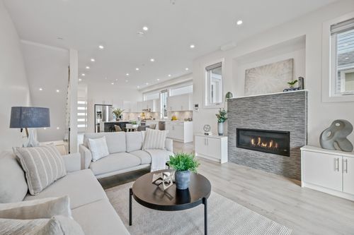 409 Keith Rd W, North Vancouver, BC, V7M1M2 | Card Image