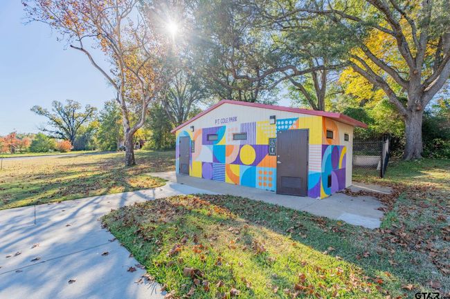 821 &amp; 827 Shaw (7 Units), Home with 0 bedrooms, 0 bathrooms and null parking in Tyler TX | Image 21