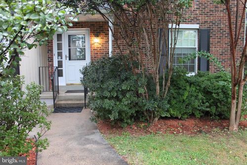 6210 Cottonwood St, MCLEAN, VA, 22101-3221 | Card Image