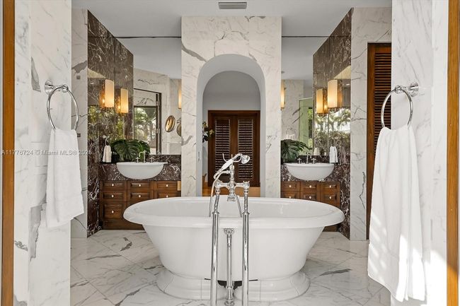 551 S Mashta Dr, House other with 6 bedrooms, 5 bathrooms and null parking in Key Biscayne FL | Image 31